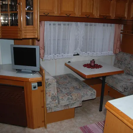 Weinberg-panorama- Mobilhome - Wohnwagen Kemp Sankt Andra-Hoch