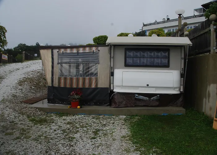 Weinberg-panorama-camper *